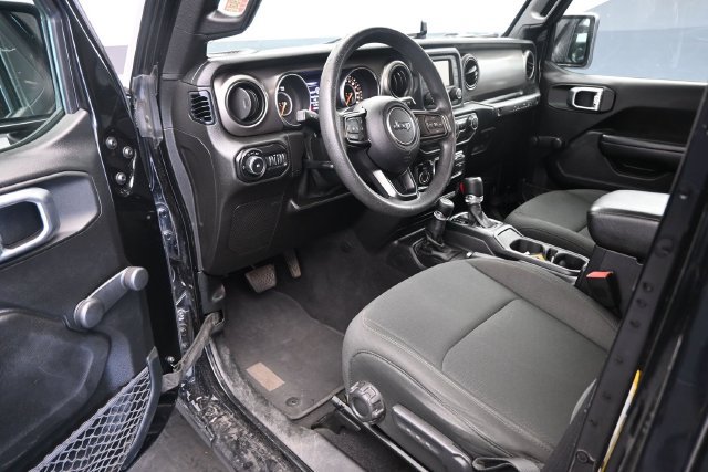 Used 2019 Jeep Wrangler Unlimited Sport AWD/4WD image 7