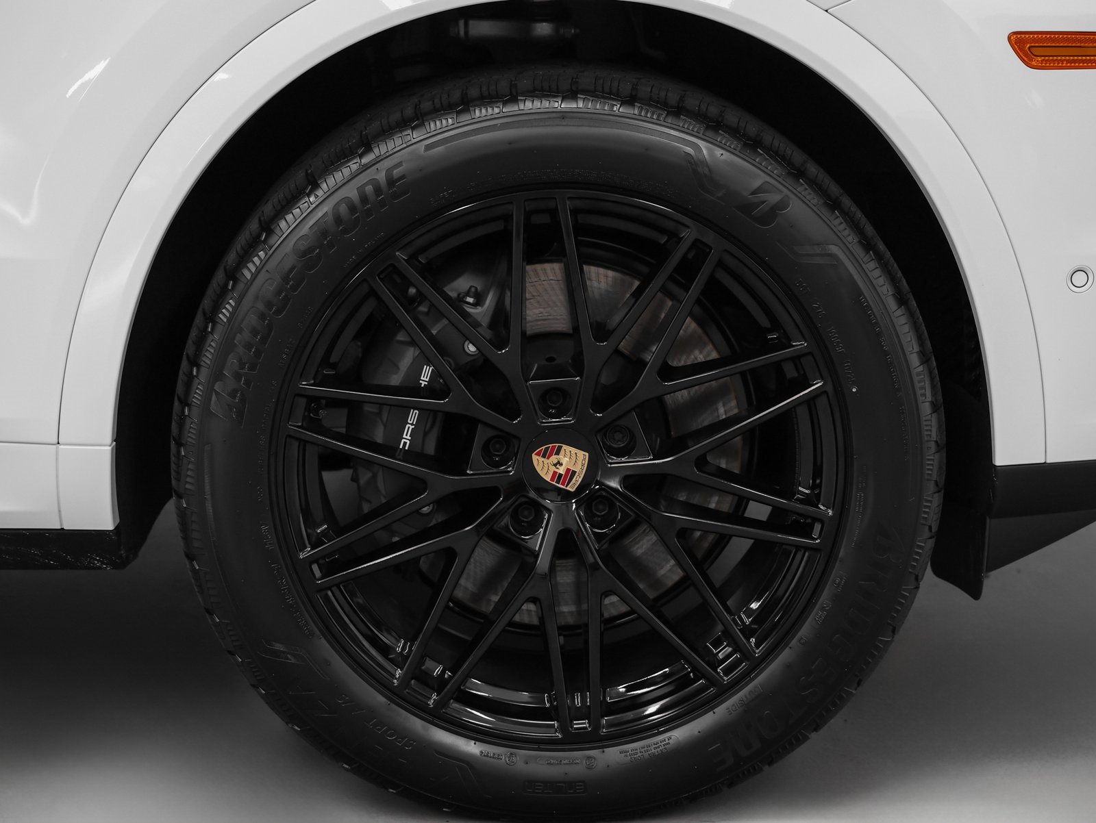 Used 2025 Porsche Cayenne image 15