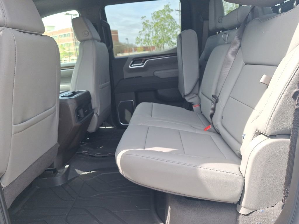 New 2026 Chevrolet Silverado 1500 RST w/ Redline Edition AWD/4WD image 21