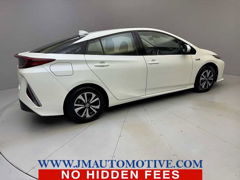 Used 2017 Toyota Prius Prime Premium FWD image 5