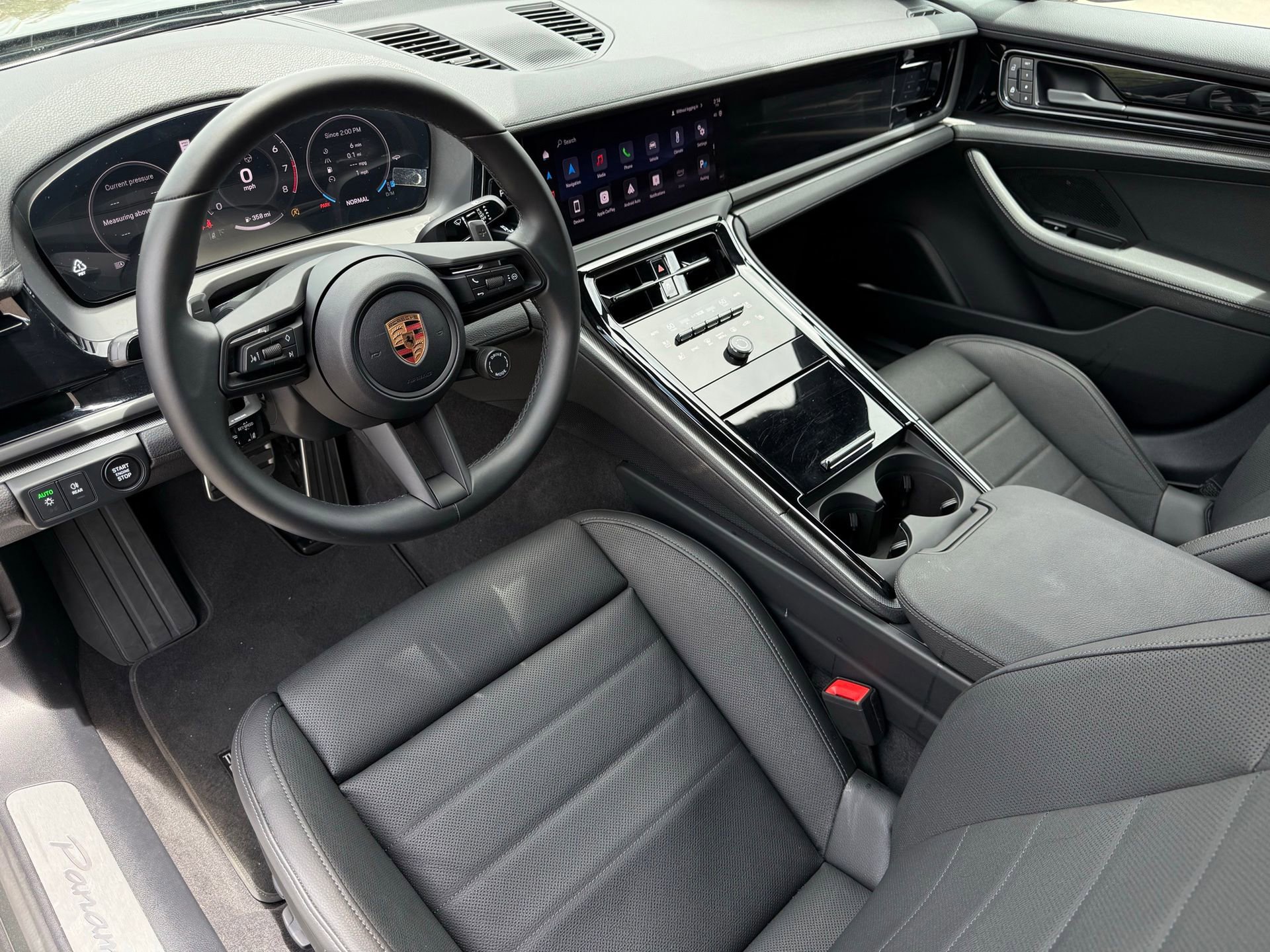 Used 2026 Porsche Panamera image 4