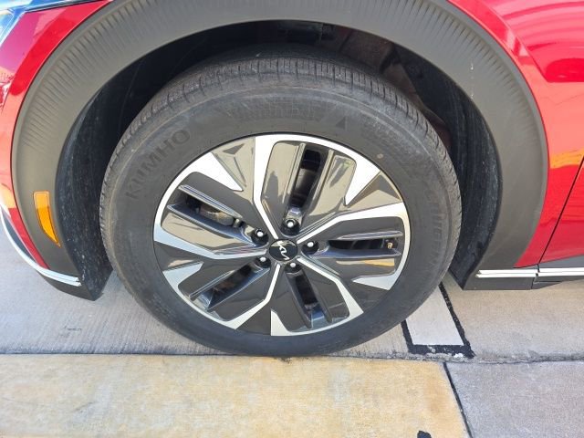 Used 2024 Kia EV6 Light image 10