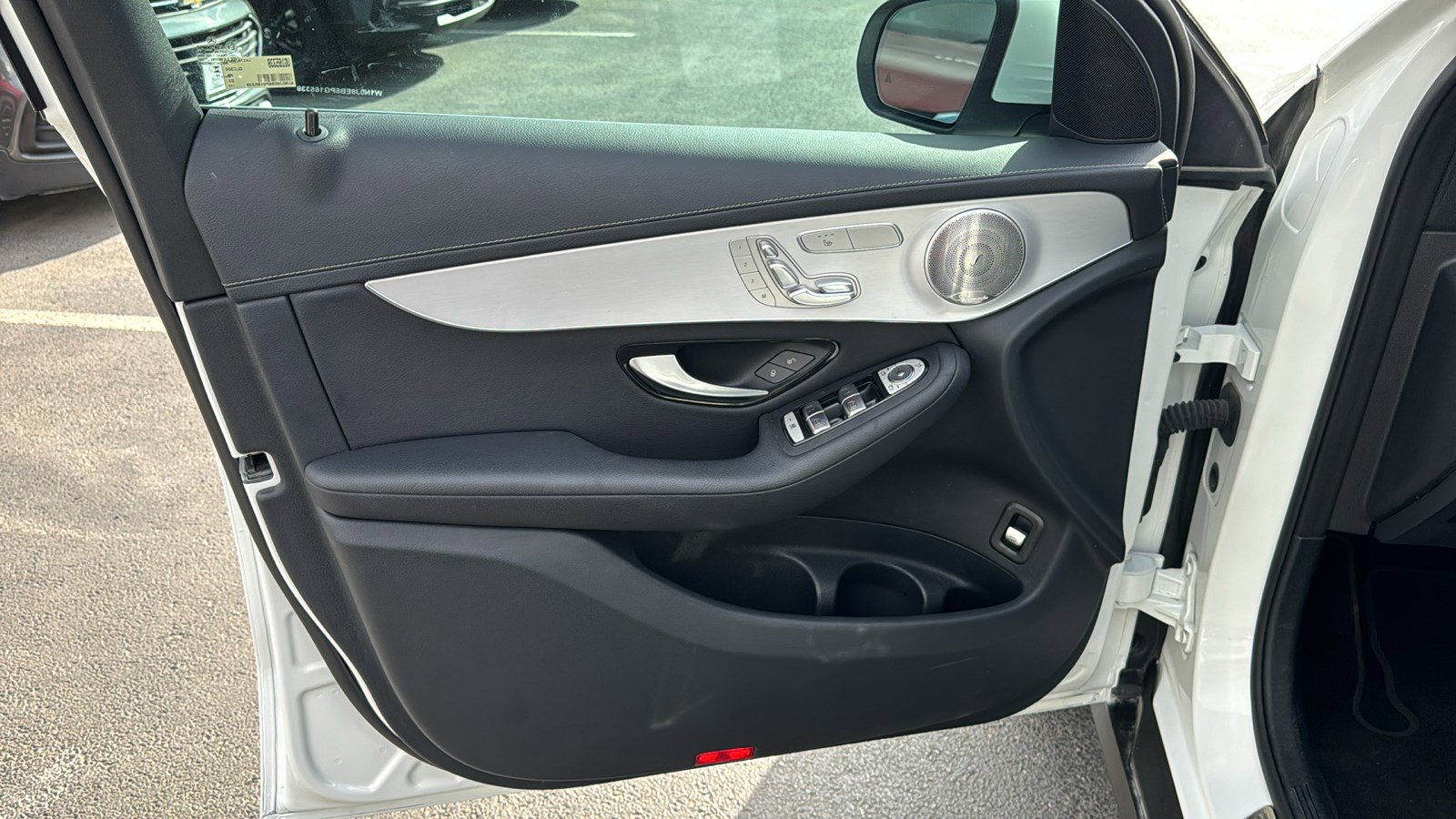 Used 2023 Mercedes-Benz GLC 300 4MATIC Coupe image 11