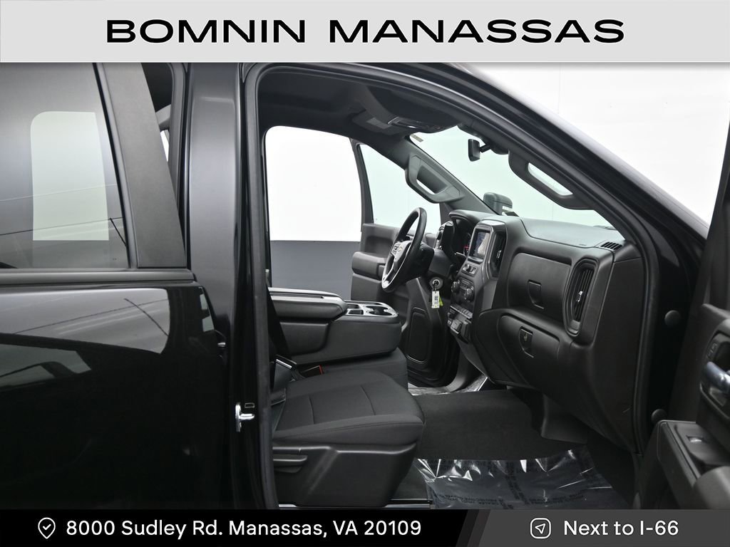 Used 2023 Chevrolet Silverado 2500 Custom w/ Custom Value Package image 9