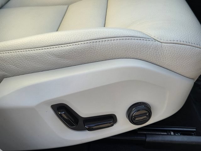 Certified 2024 Volvo XC60 B5 Plus w/ Protection Package Premier AWD/4WD image 24
