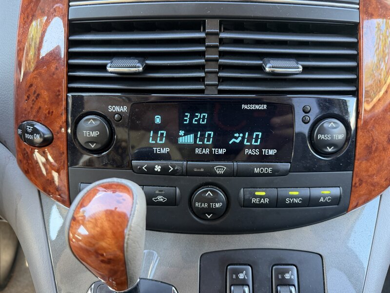Used 2009 Toyota Sienna AWD image 39