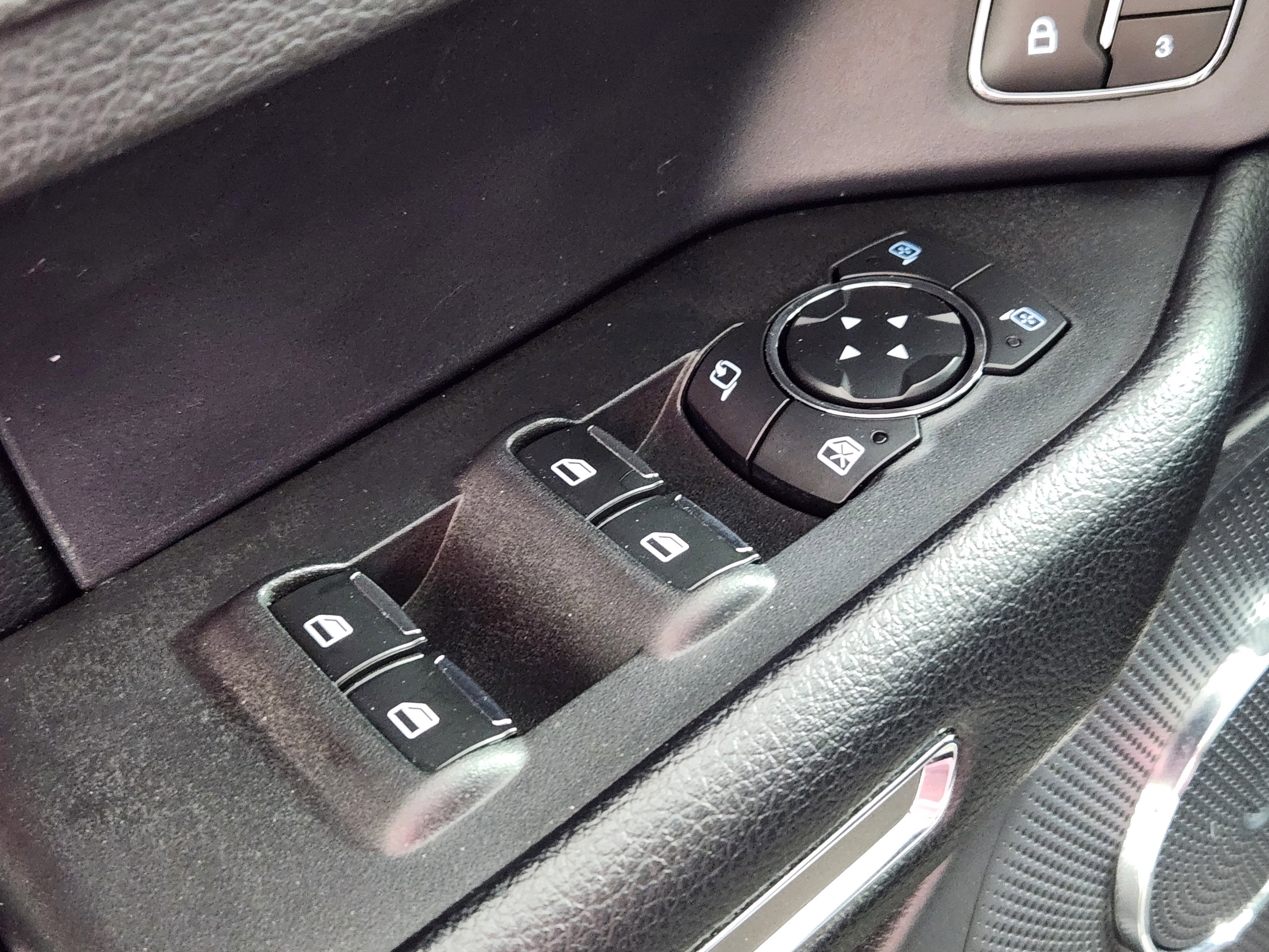 Used 2020 Ford Expedition XLT w/ Equipment Group 202A AWD/4WD image 18