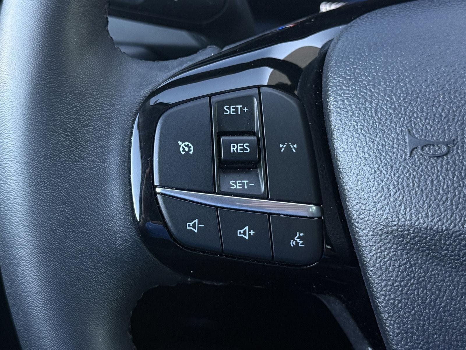 Used 2023 Ford Escape Active AWD/4WD image 32