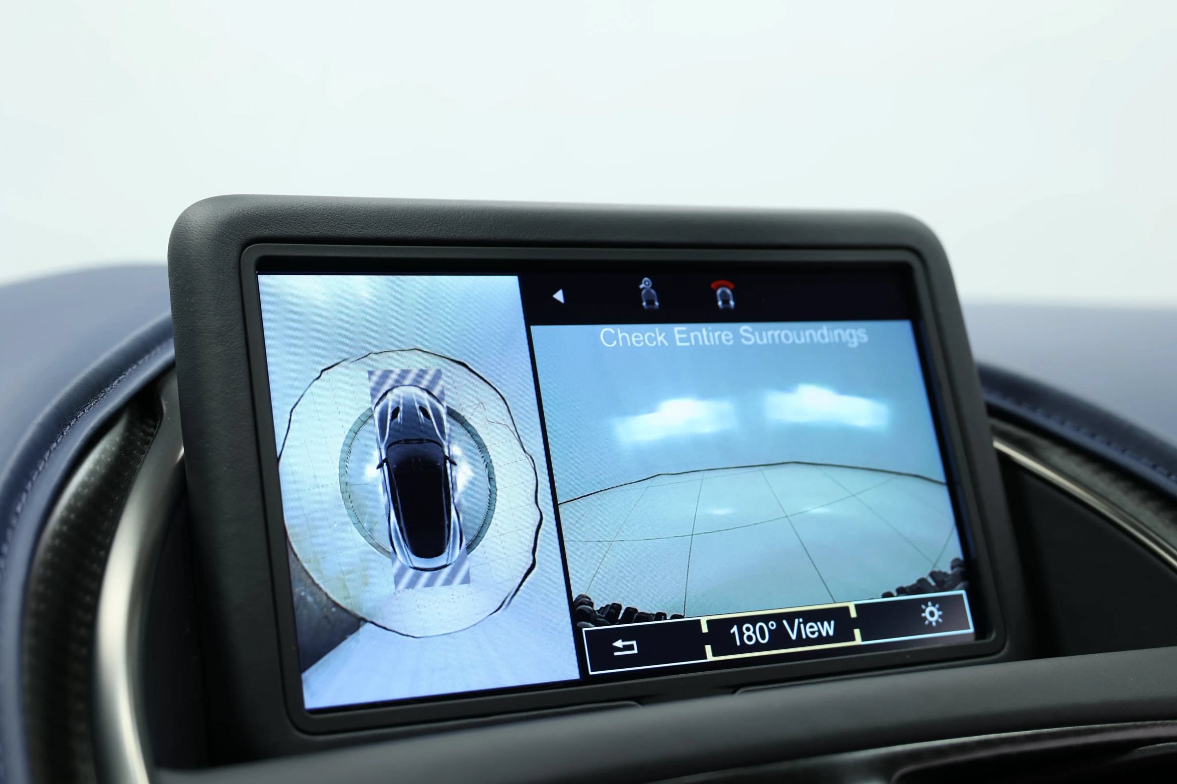 Used 2023 Aston Martin DBS Coupe RWD image 50