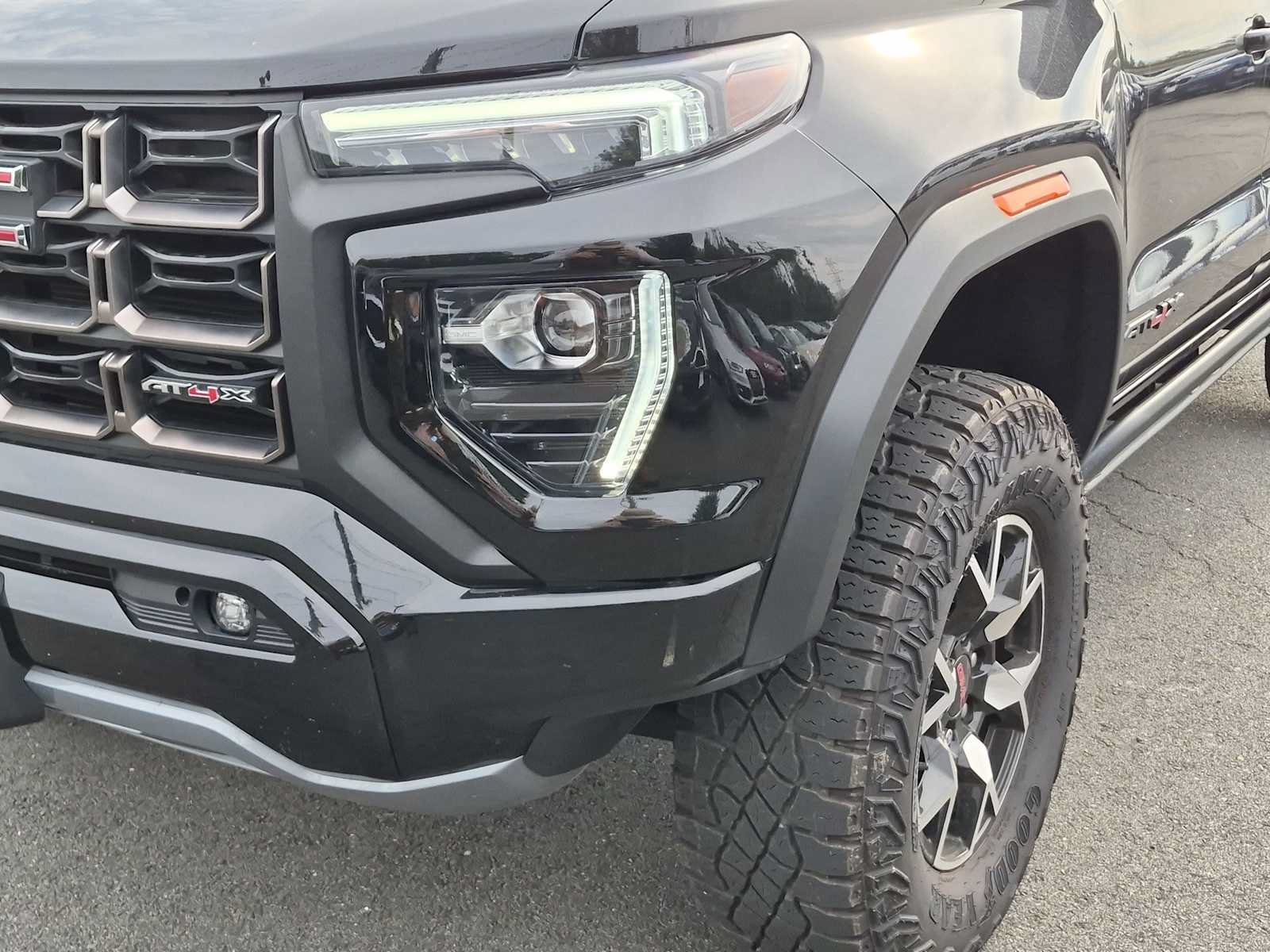 Used 2024 GMC Canyon AT4X AWD/4WD image 11
