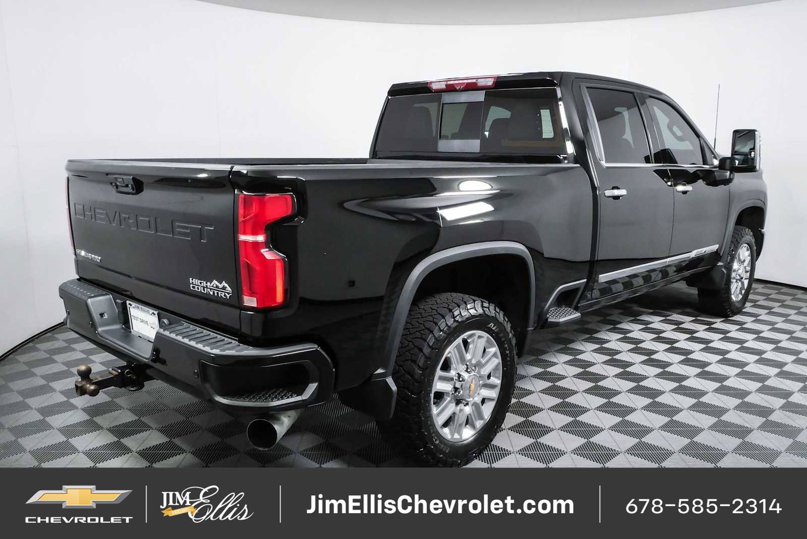 Certified 2024 Chevrolet Silverado 2500 High Country w/ Technology Package AWD/4WD image 3
