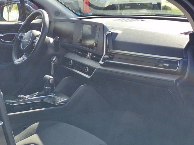 Used 2025 Kia Sportage LX AWD/4WD image 21