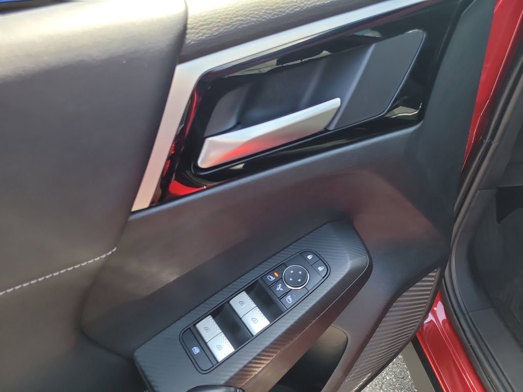 Used 2024 Mitsubishi Outlander SE Black Edition image 16