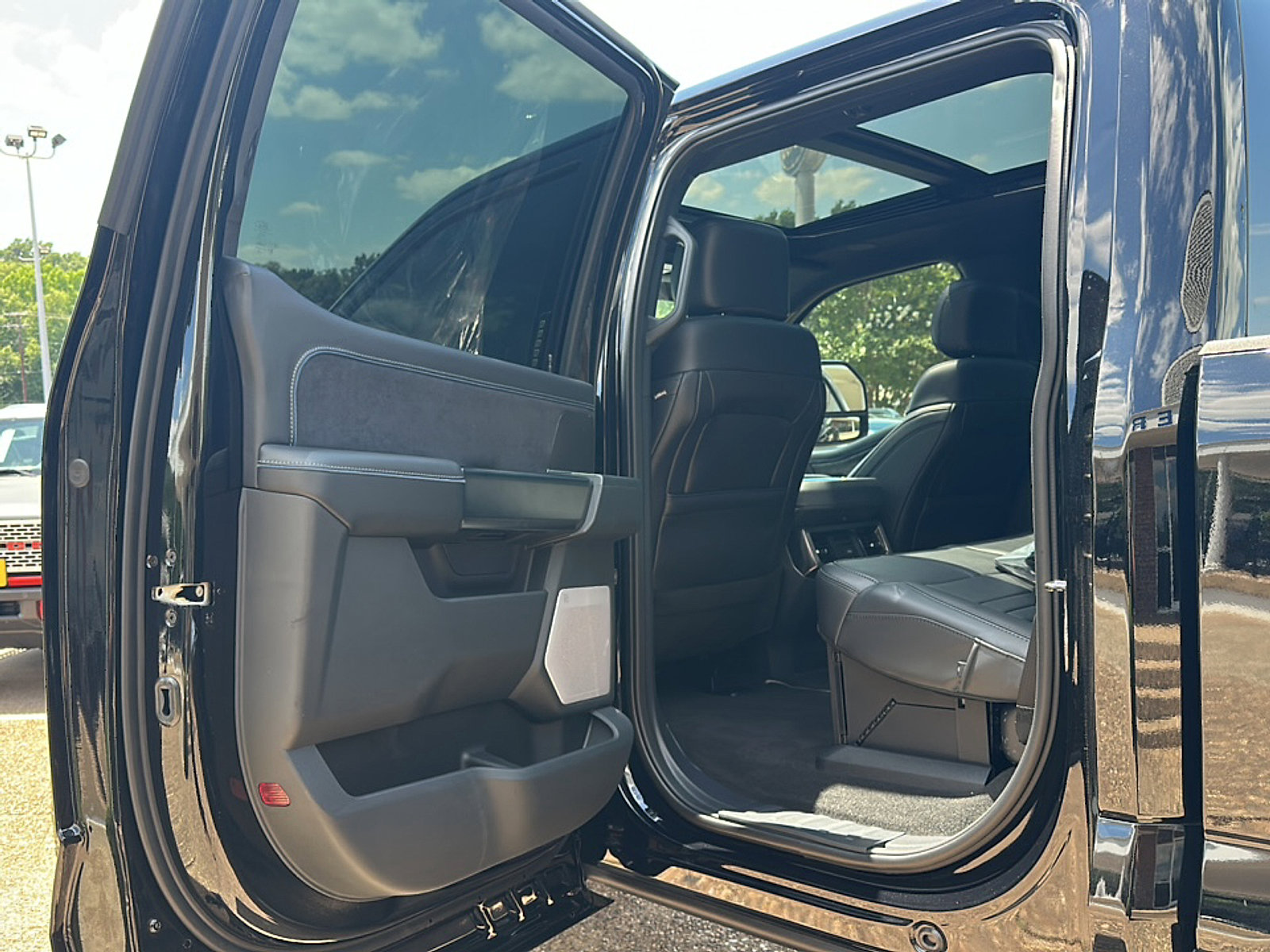 New 2026 Ford F350 Platinum AWD/4WD image 31