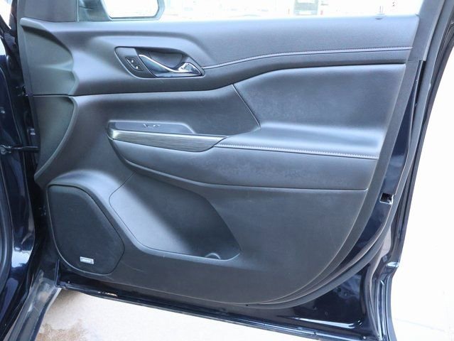 Certified 2022 GMC Acadia SLT w/ Technology Package image 11