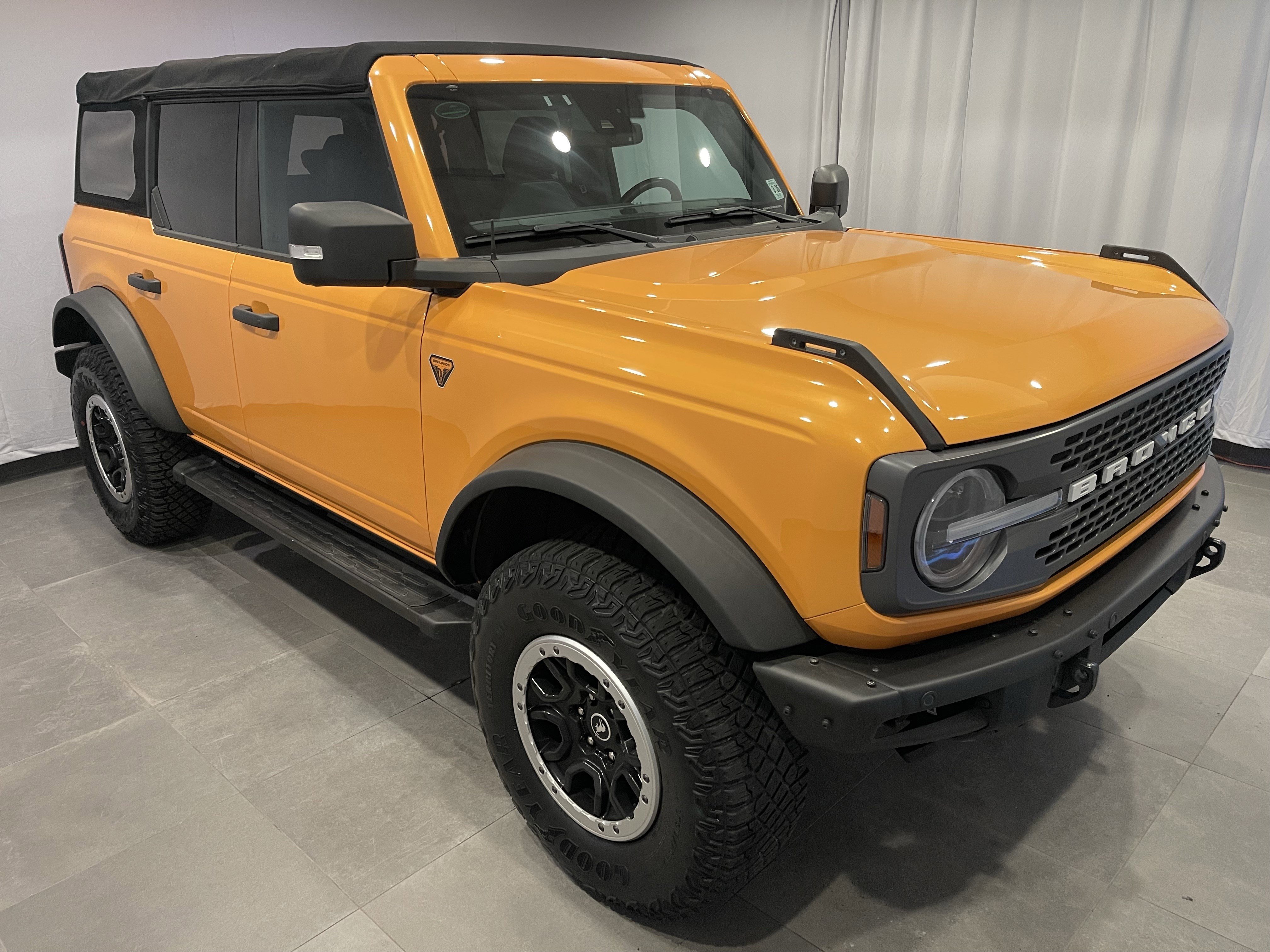 Used 2021 Ford Bronco Badlands image 3