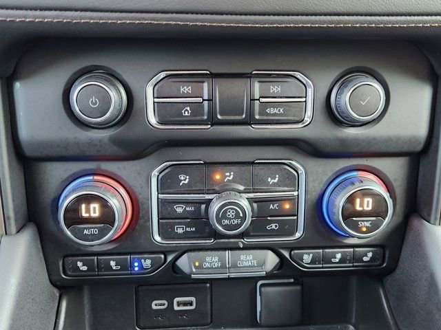 Used 2024 Chevrolet Suburban High Country w/ Premium Package image 22