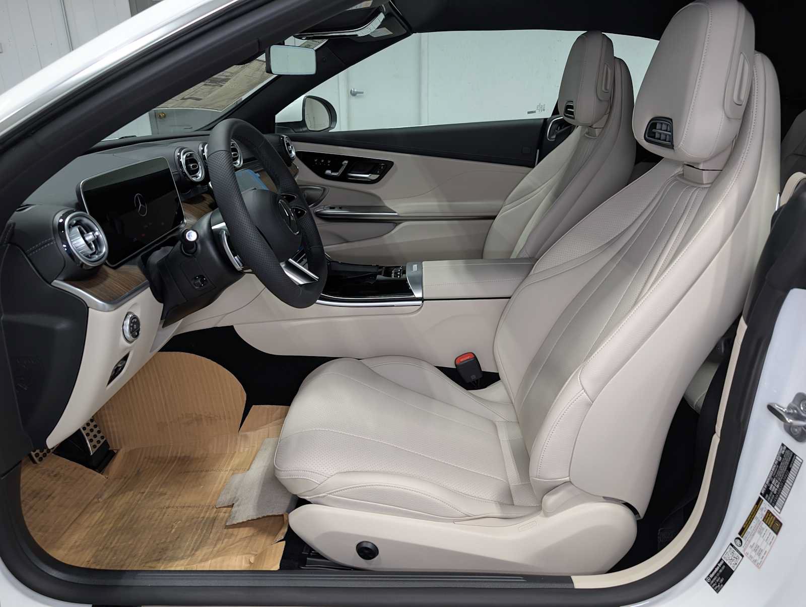 New 2026 Mercedes-Benz CLE 450 4MATIC Cabriolet image 4