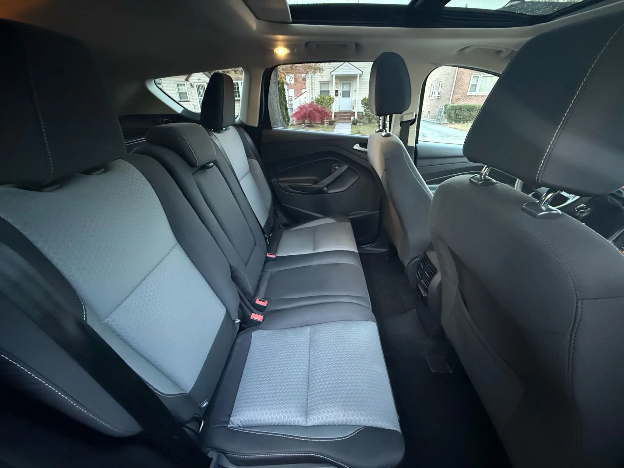 Used 2017 Ford Escape SE w/ Equipment Group 201A image 17