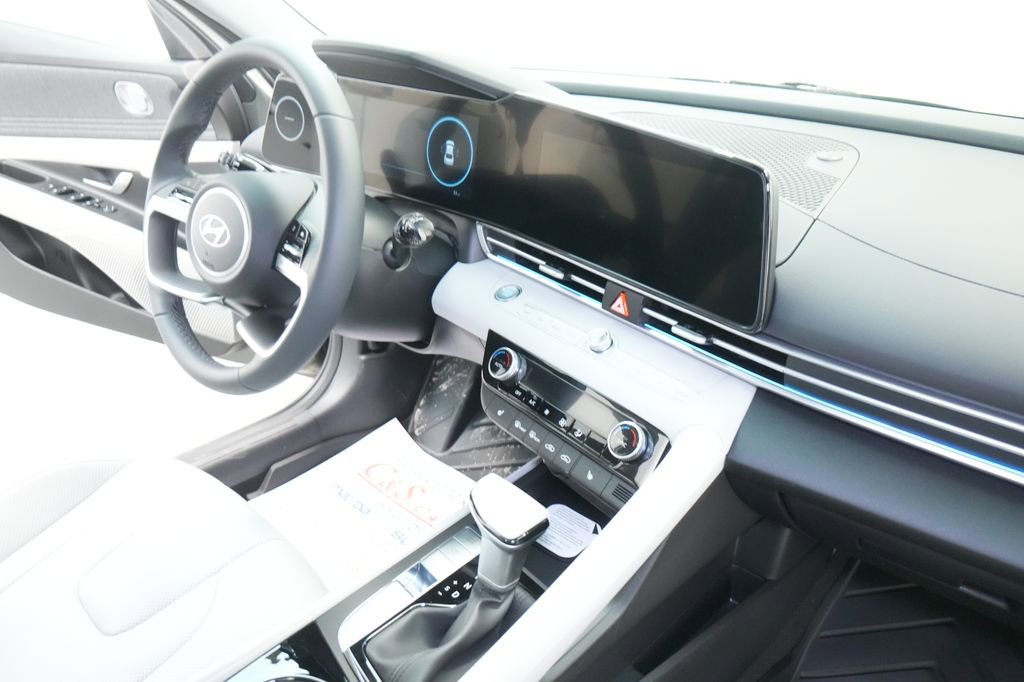 New 2026 Hyundai Elantra Limited image 27