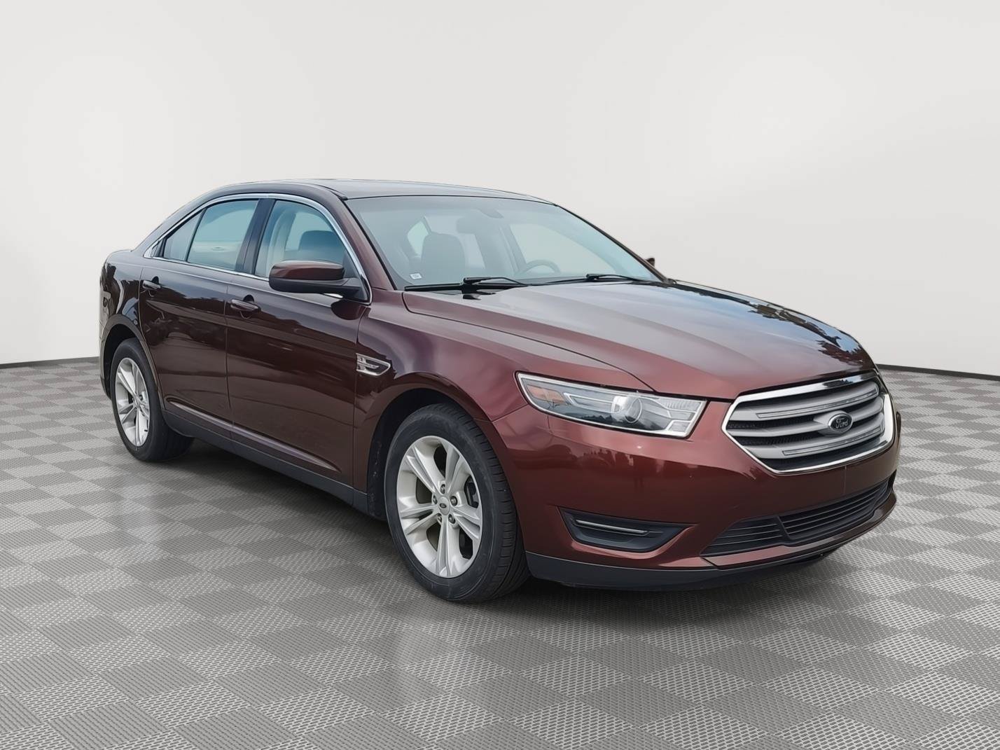 Used 2016 Ford Taurus SEL FWD image 4