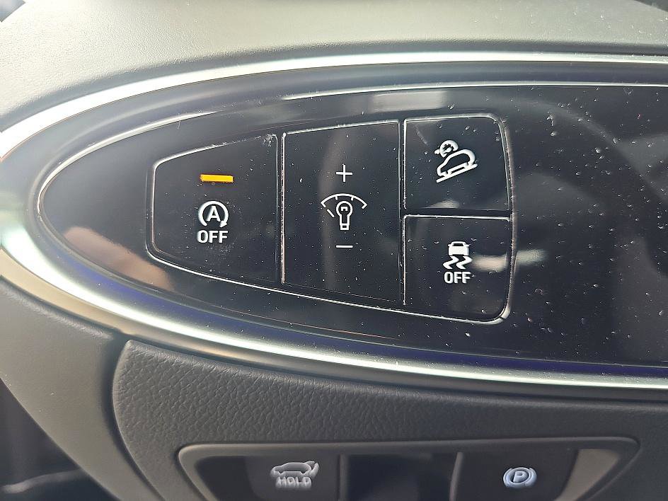 Used 2025 Genesis GV70 3.5T Sport w/ Sport Advanced Package image 17