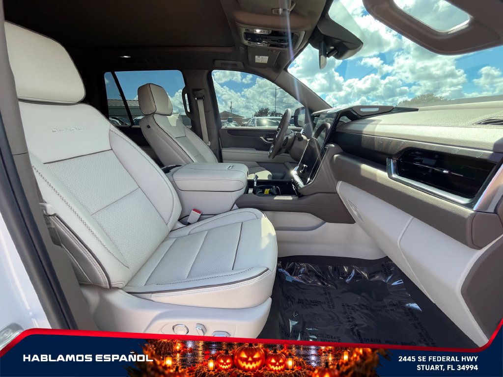 Used 2026 GMC Yukon Denali w/ Sun & Power Step Package AWD/4WD image 21