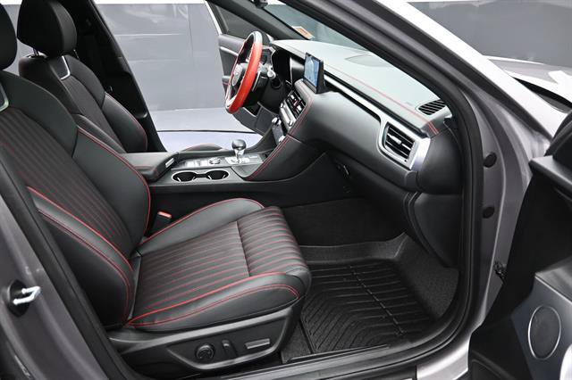 Used 2025 Genesis G70 3.3T Advanced RWD image 21