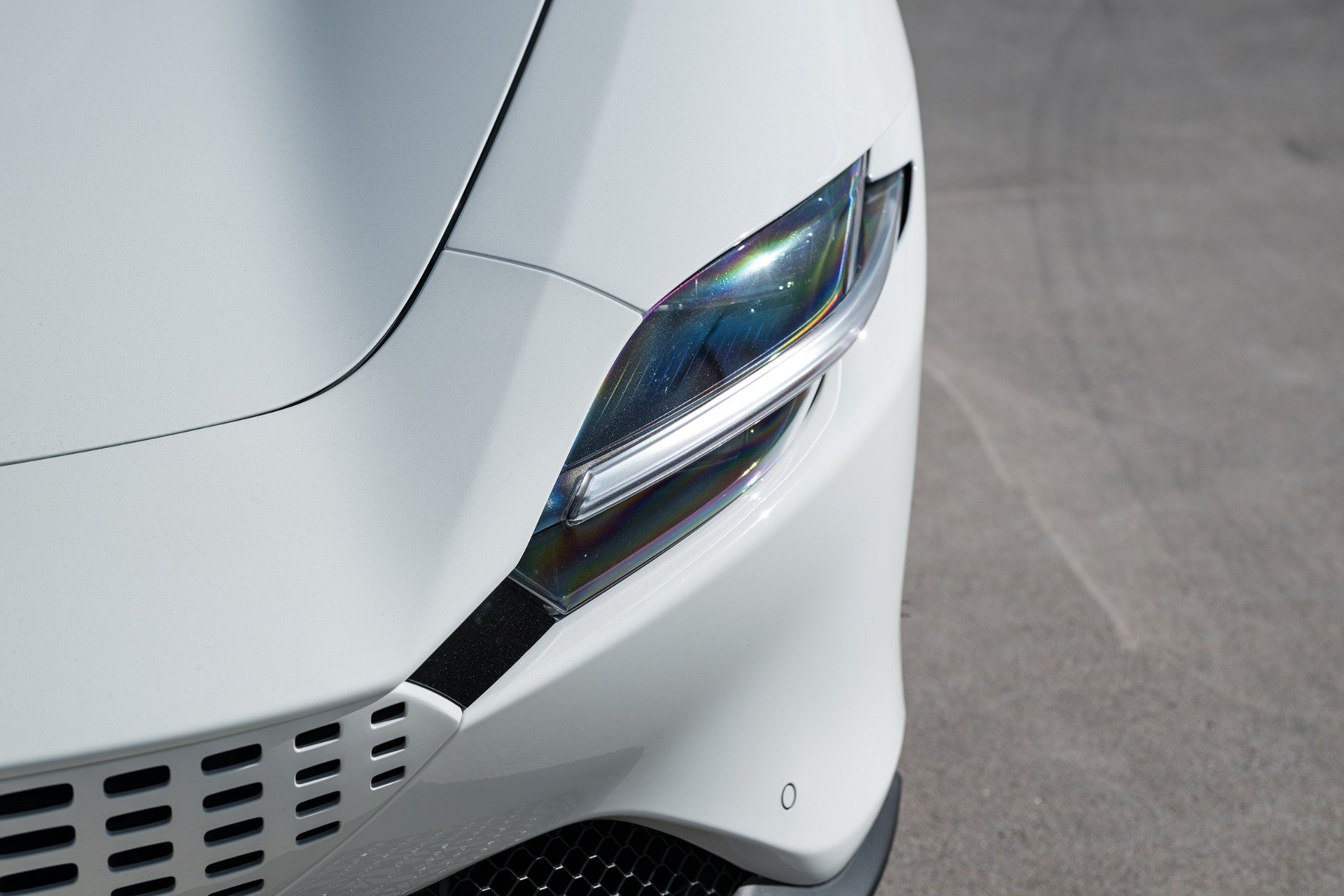 Used 2025 Ferrari Roma Spider RWD image 50