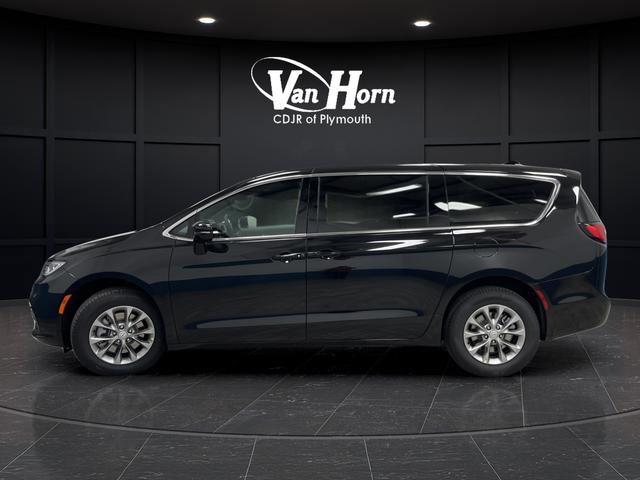 New 2026 Chrysler Pacifica Select image 12