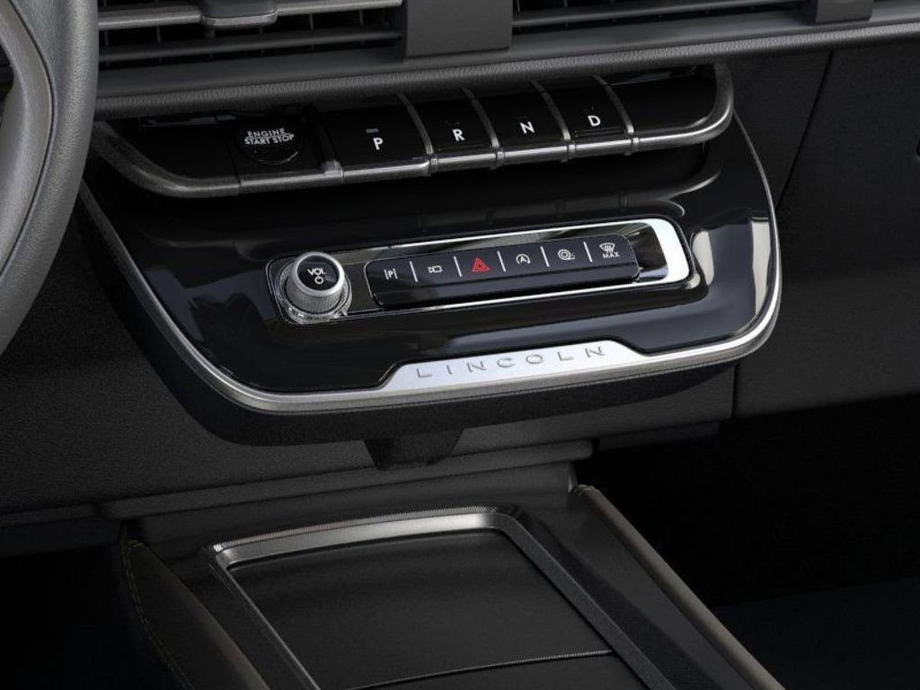 New 2025 Lincoln Corsair Reserve w/ Jet Appearance Package AWD/4WD image 15