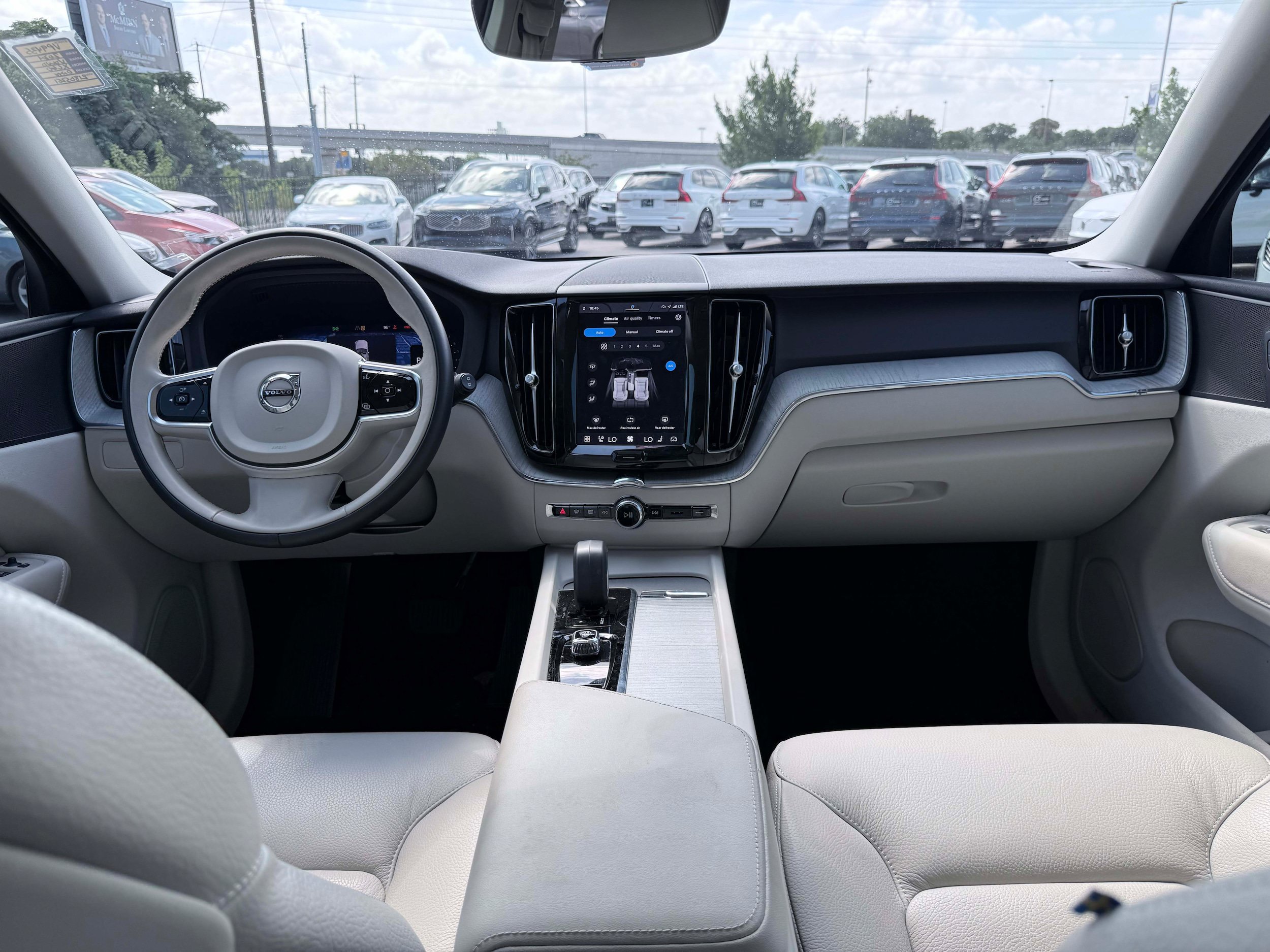 Certified 2024 Volvo XC60 B5 Plus w/ Protection Package Premier AWD/4WD image 12
