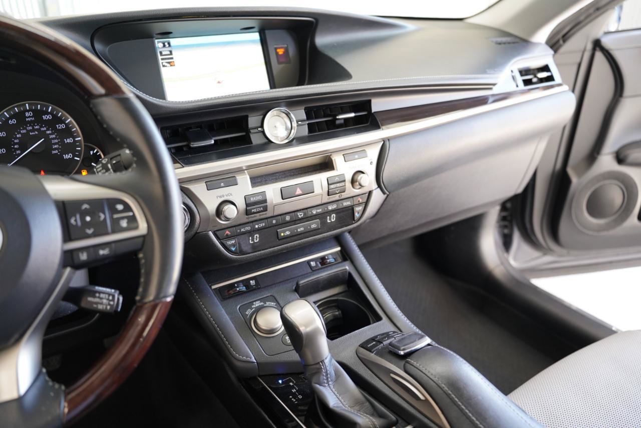 Used 2018 Lexus ES 350 w/ Navigation System Package FWD image 17