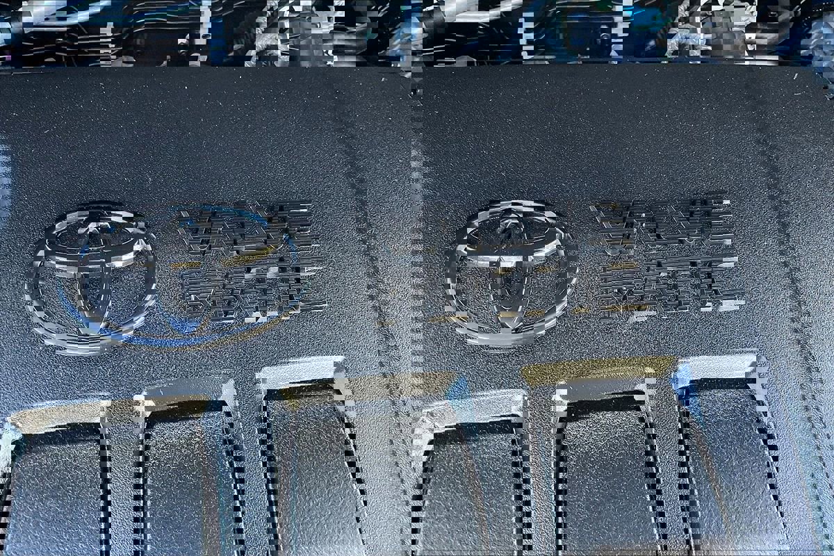 Used 2018 Toyota C-HR XLE image 17