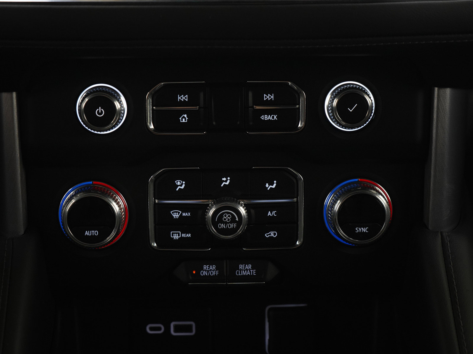 Used 2024 GMC Yukon XL SLE w/ Max Trailering Package AWD/4WD image 21