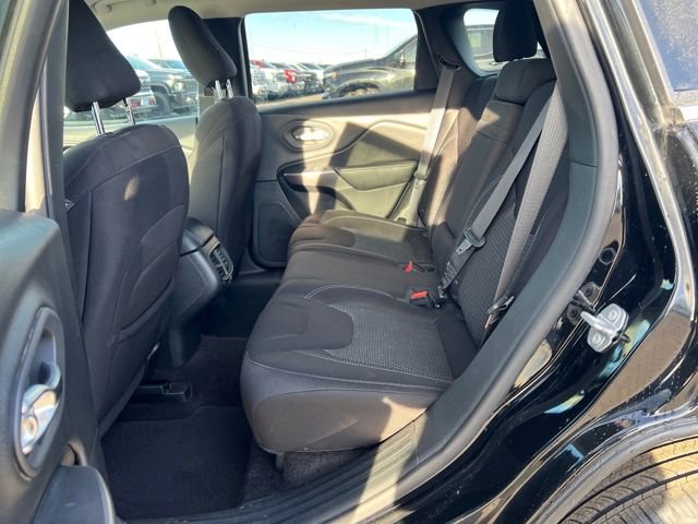 Used 2019 Jeep Cherokee Latitude w/ Popular Appearance Group image 20