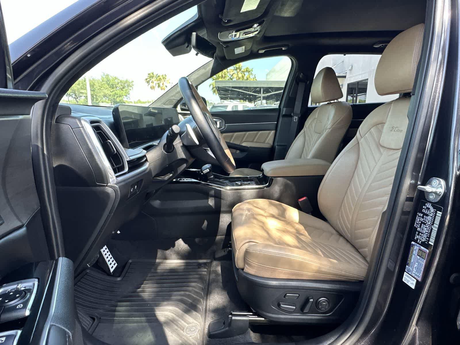 Used 2025 Kia Sorento SX Prestige w/ Olive Brown Leather Package AWD/4WD image 2