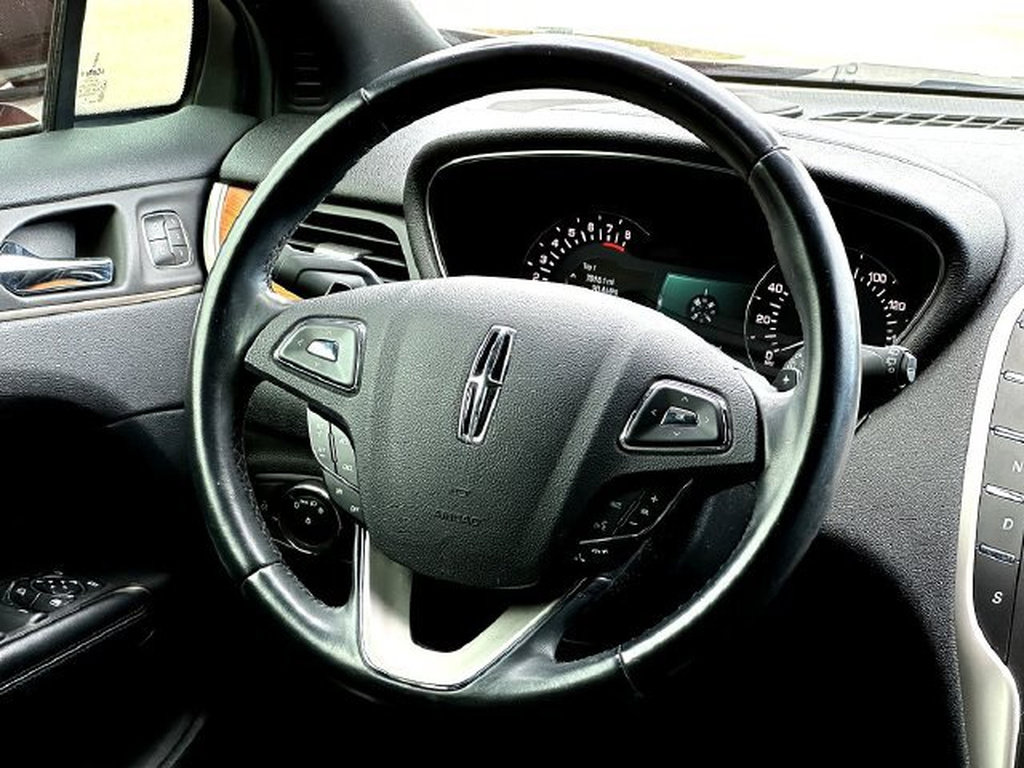 Used 2017 Lincoln MKC Reserve FWD image 30