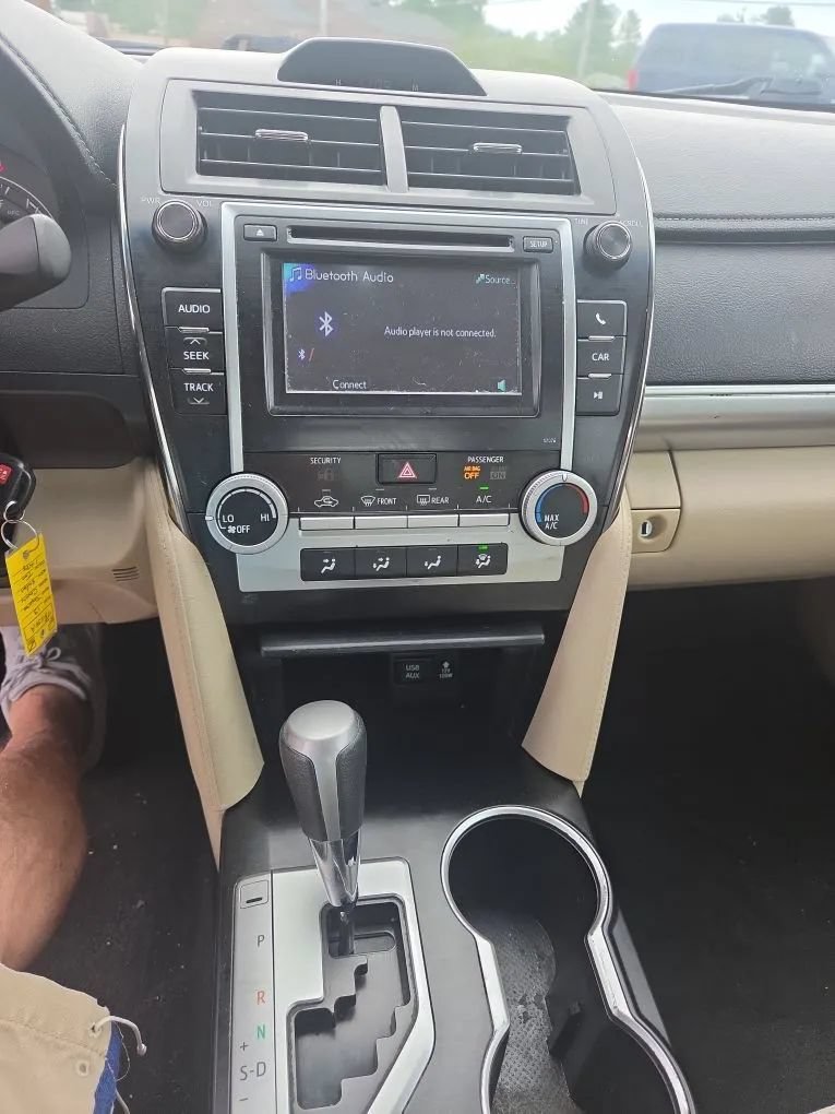 Used 2013 Toyota Camry LE FWD image 10