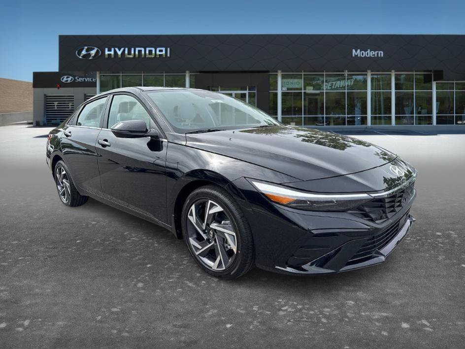 New 2026 Hyundai Elantra Limited FWD image 2