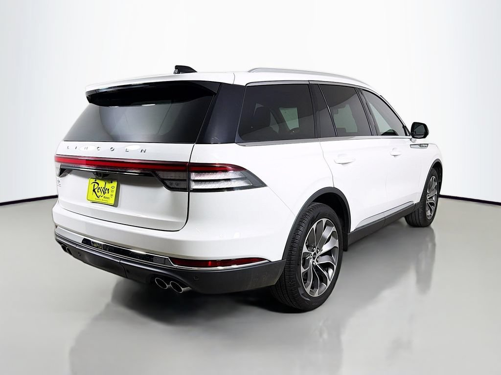 Used 2025 Lincoln Aviator Reserve AWD/4WD image 6