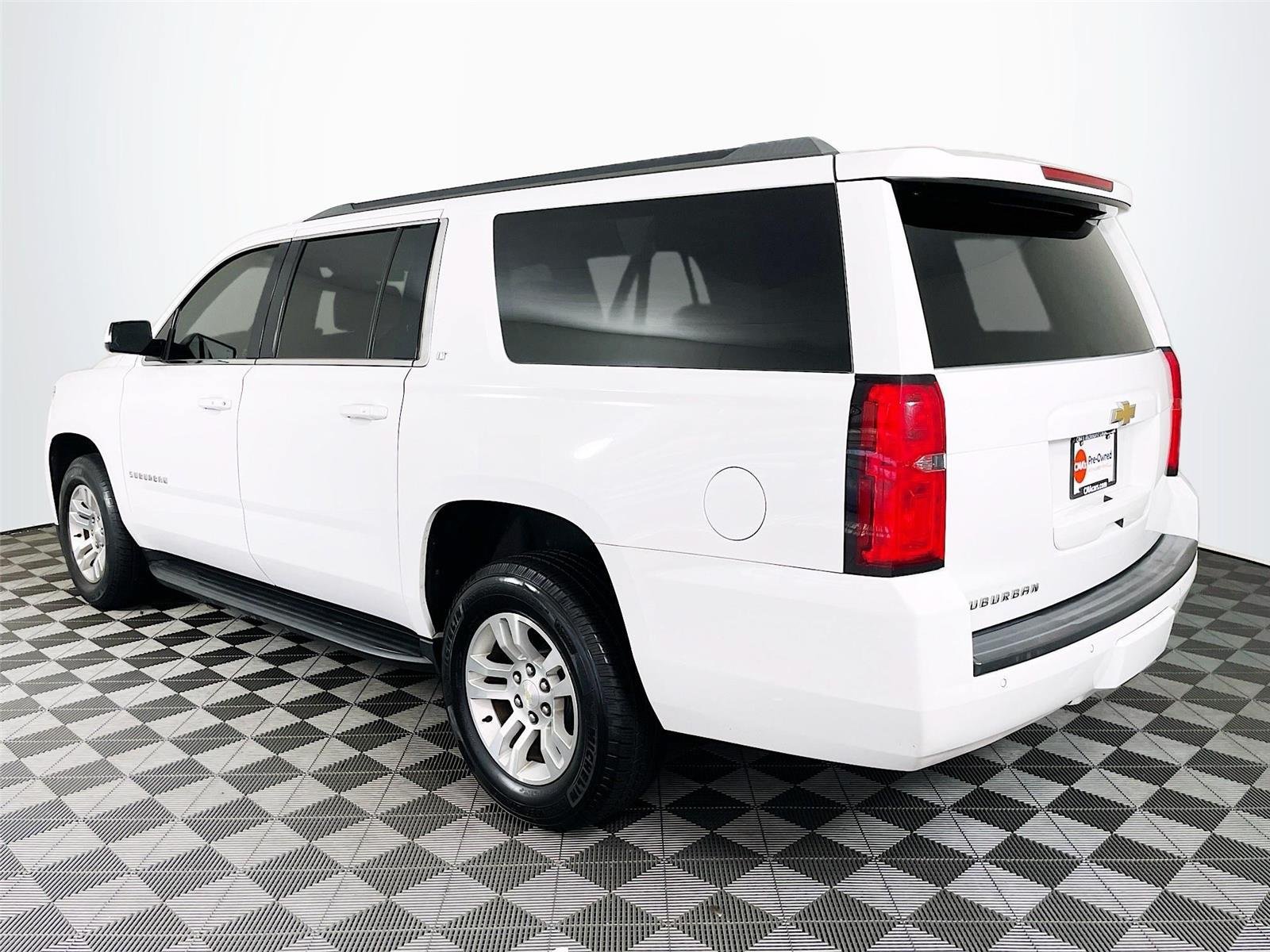 Used 2018 Chevrolet Suburban LT AWD/4WD image 6