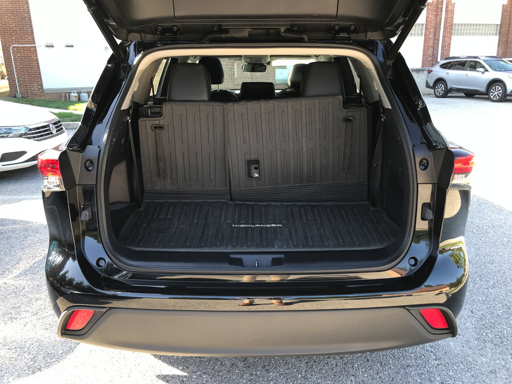 Certified 2020 Toyota Highlander XLE AWD/4WD image 32