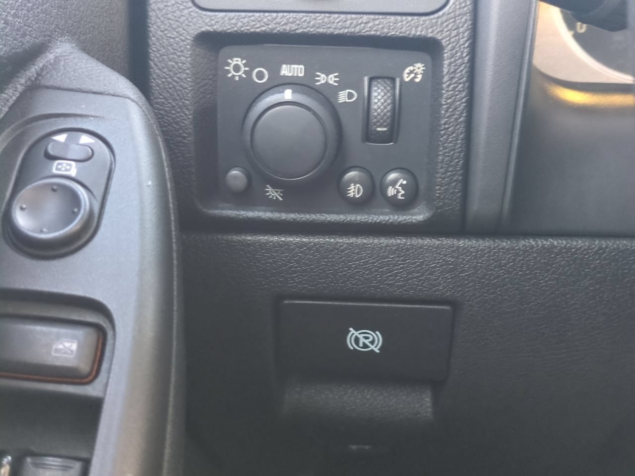 Used 2009 HUMMER H3 Luxury AWD/4WD image 16