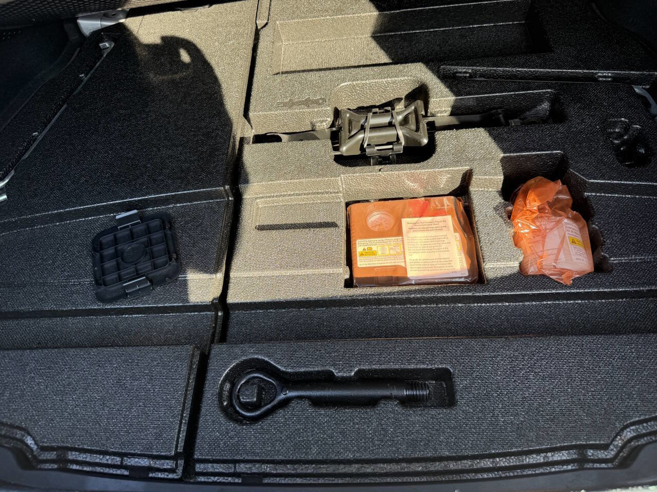 Used 2016 Toyota Prius Four w/ Advanced Technology Package FWD image 35