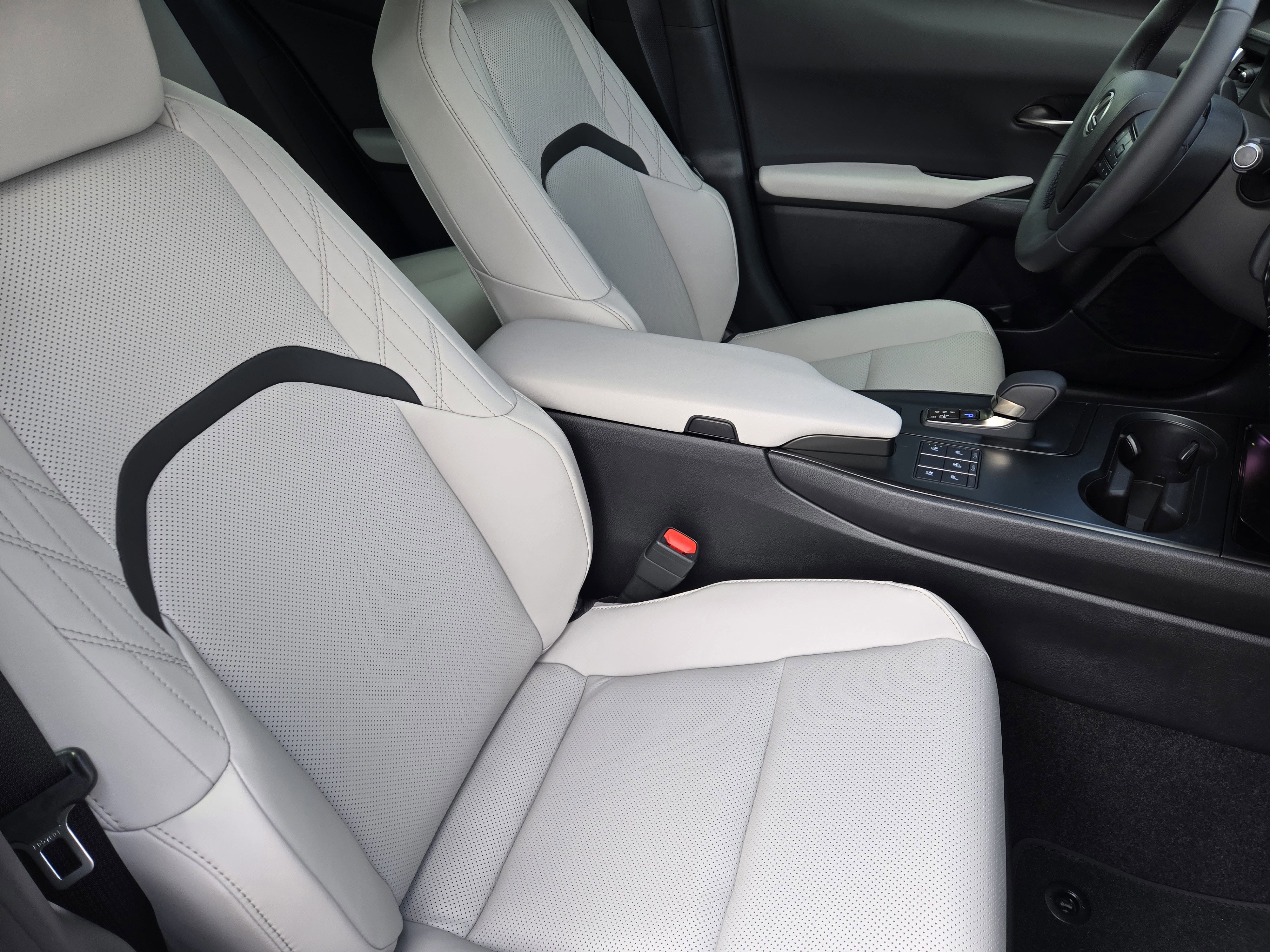 New 2026 Lexus UX 300h FWD image 6