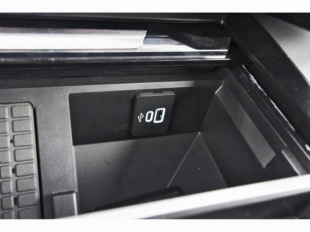 Used 2025 Ford F250 Lariat w/ Black Appearance Package image 30