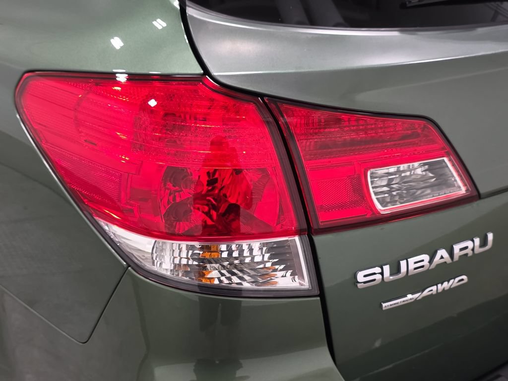 Used 2014 Subaru Outback 2.5i Limited AWD/4WD image 31