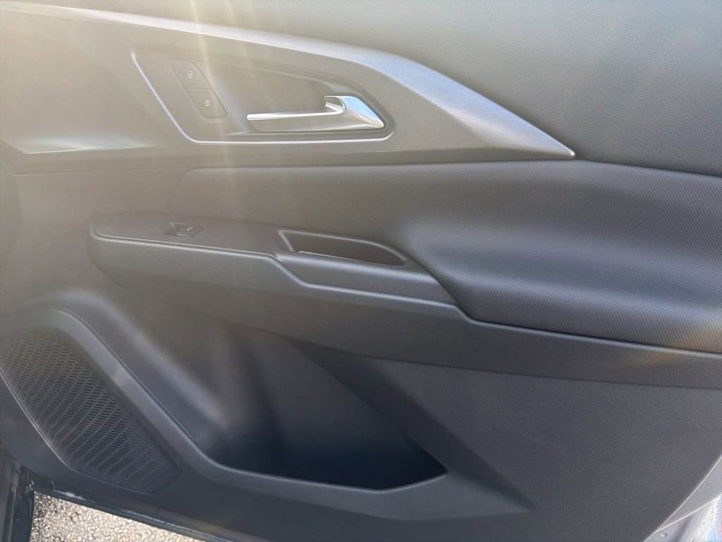 New 2026 Chevrolet Equinox EV LT image 24