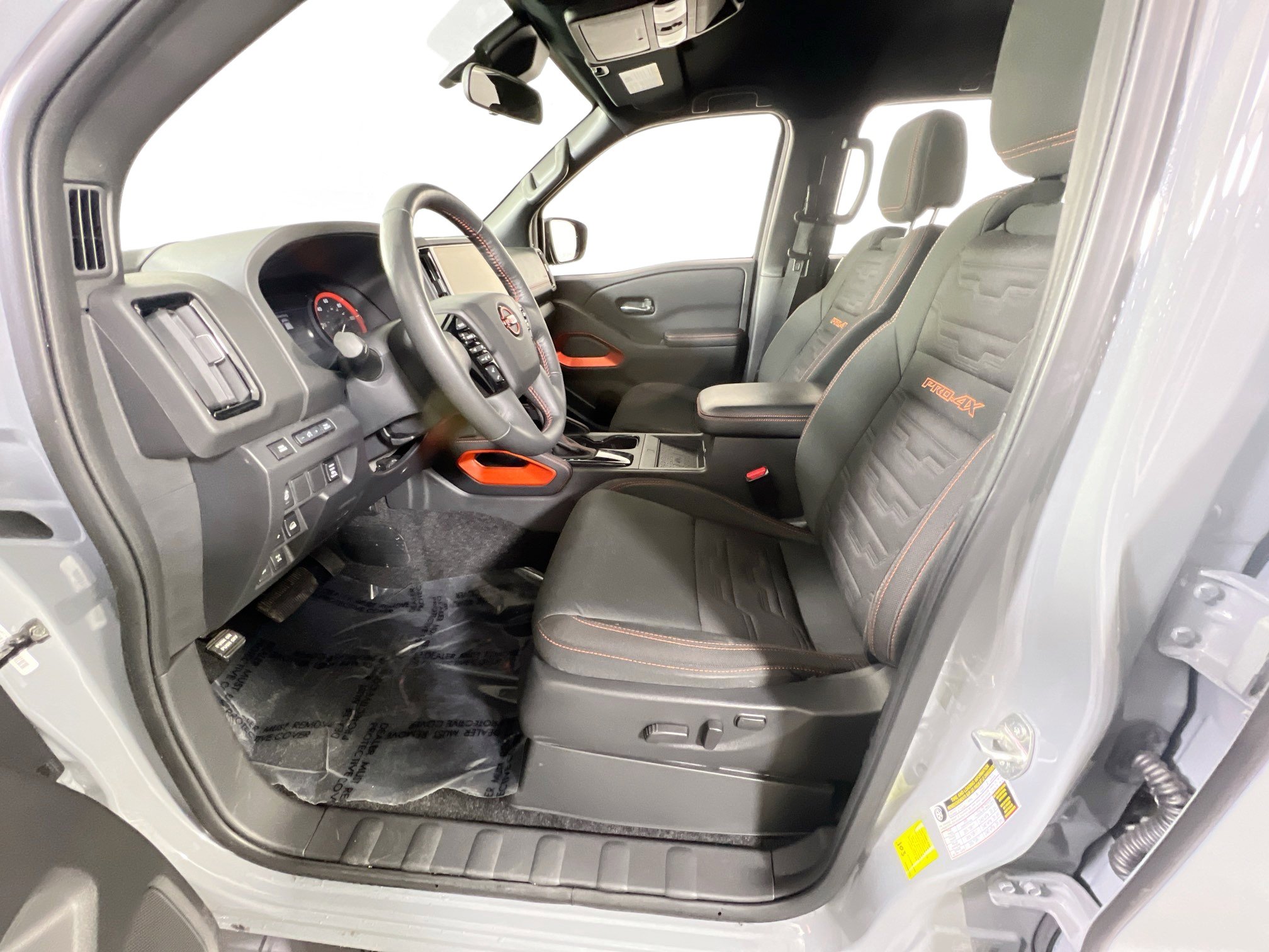 Used 2025 Nissan Frontier PRO-4X w/ Pro Convenience Package image 20